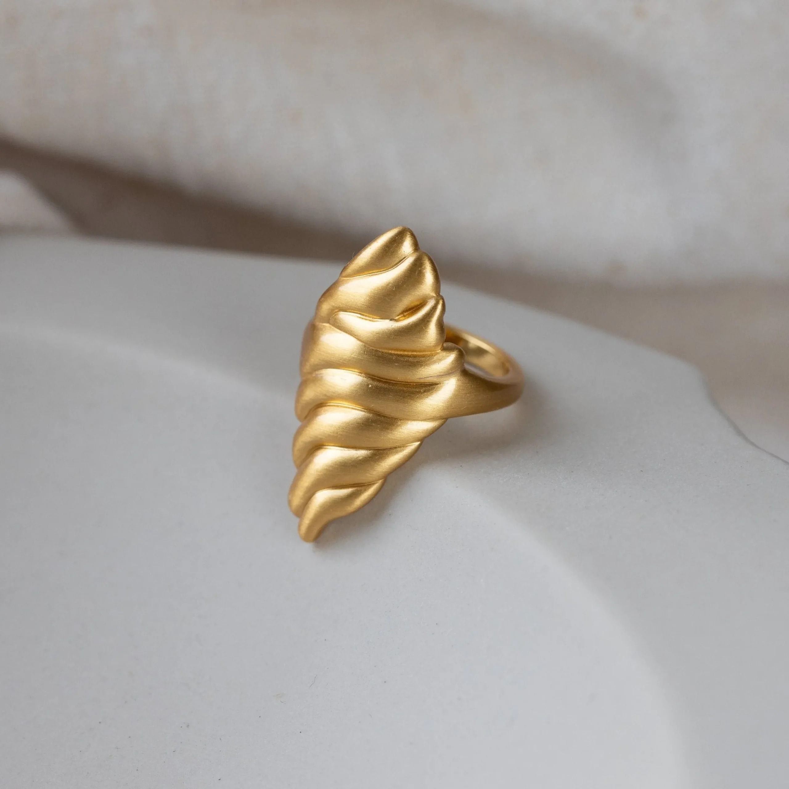 byBiehl® Danmark Guldringe<Dunes Large ring
