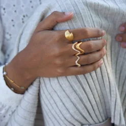 byBiehl® Danmark Guldringe<Wave Sparkle Large ring